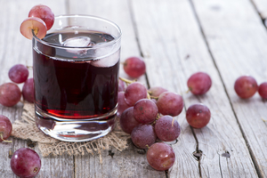 Рецепт сока из винограда в домашних условиях. Яблочно-виноградный сок на зиму. Виноградный сок на зиму в домашних условиях «Ручной отжим»