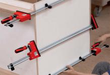 Do-it-yourself clamp facilitates the work of the master and saves him money