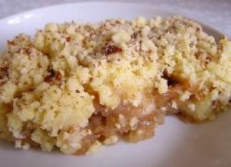 Step-by-step preparation of classic British crumble