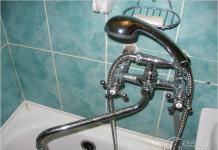 The device of a bath faucet with a shower and its independent repair Repair of a bath faucet