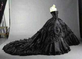 Black dress in a dream - why do you dream?