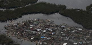 Uraganas Matthew artėja prie JAV pakrantės, keliose valstijose evakuojami gyventojai