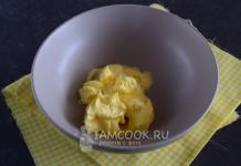 Sendviči iz pećnice - Recepti za brzi topli zalogaj sa kobasicom, sirom, papalinama i pečurkama