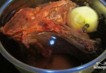 Sostanziosa zuppa di alci con l'osso: una ricetta passo-passo con una foto di come cucinare con le verdure a casa