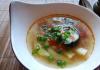 Σούπα ψαριού με φρέσκο ​​κατεψυγμένο σκουμπρί: συνταγές με φωτογραφίες